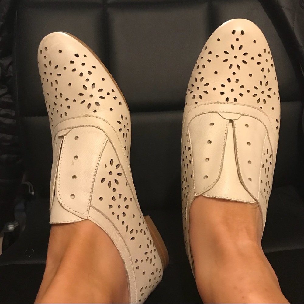 Crown Vintage Floral Cutout Leather Oxford - Picture 1 of 8